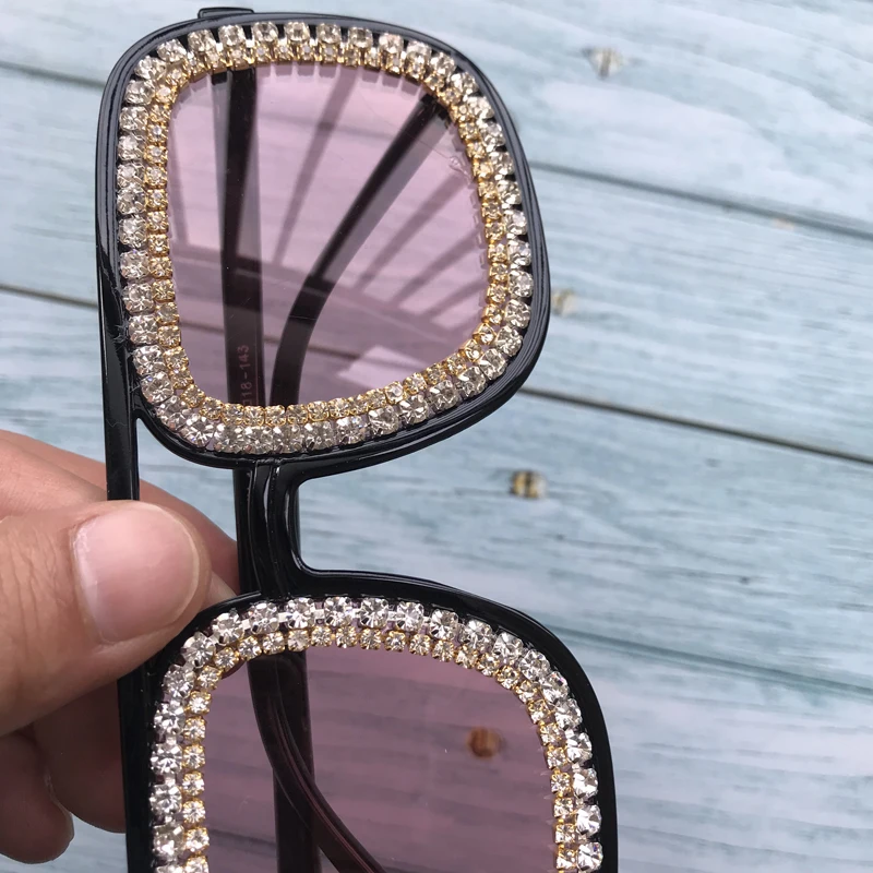 Женские солнцезащитные очки в черной оправе с розовыми линзами женские золотыми