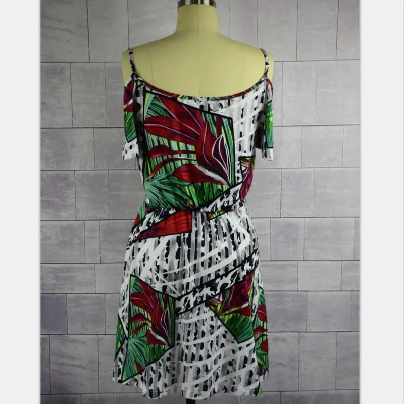 2018 одинаковые комплекты для семьи Одежда мамы и меня платья дочки с принтом