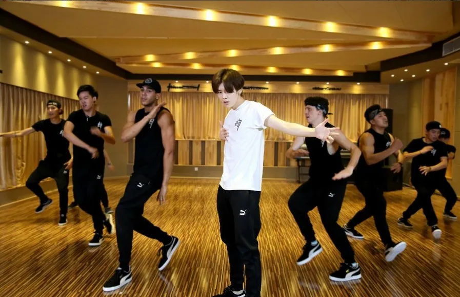 Kpop Exo Luhan restart одежда футболка Альбом Футболка для влюбленных свободные все мужские женские костюмы футболки k-pop одежда k pop короткий рукав