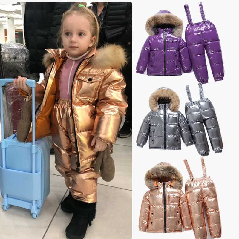 -35 пуховые куртки с большим меховым воротником + штаны на подтяжках два комплекта