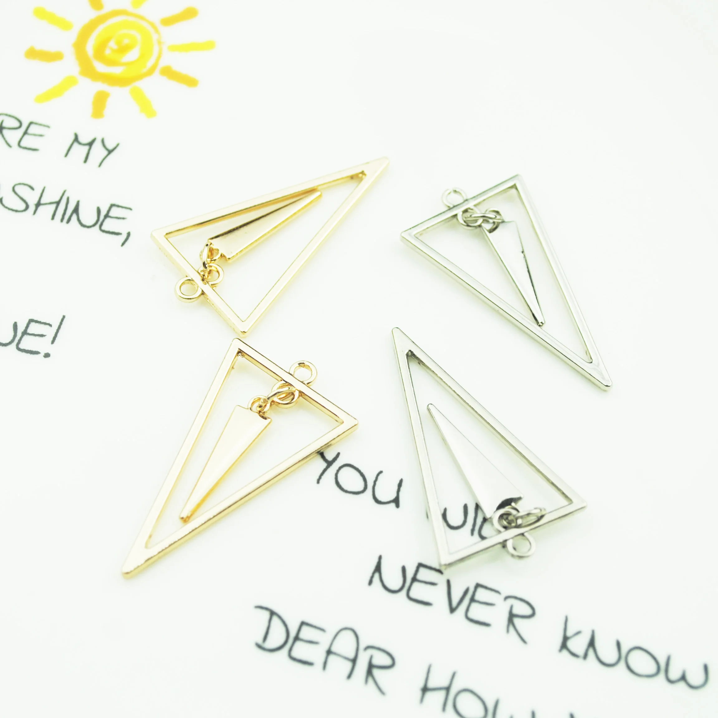 10 шт./лот Модный золотой серебряный цвет треугольник геометрический Шарм