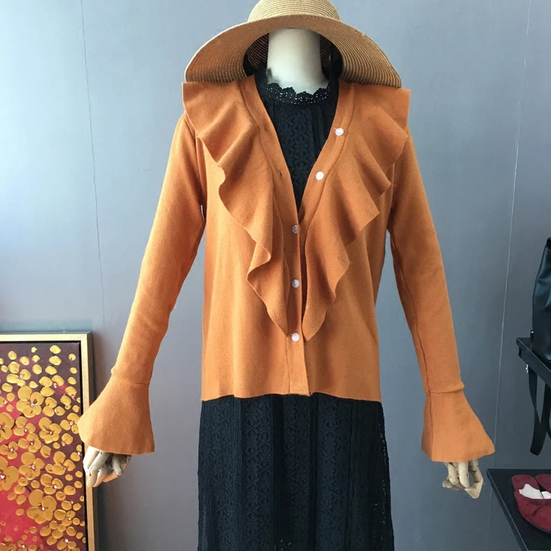 Женский вязаный кардиган ALPHALMODA с V-образным вырезом и оборками однотонный