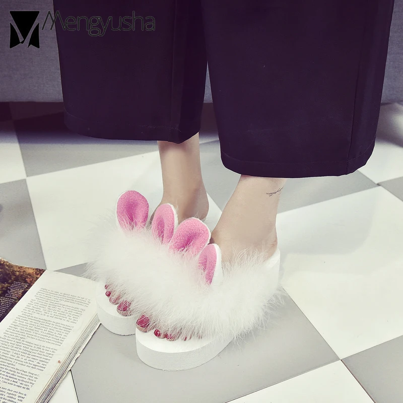 Женские меховые сандалии на высоком каблуке с украшением в виде перьев милыми