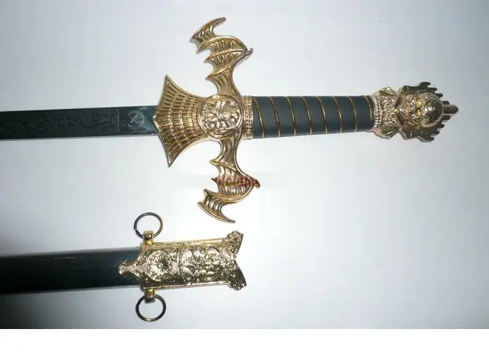 S0104 Золотой вампир летучая мышь демон поднимающийся меч с крыльями летучей мыши