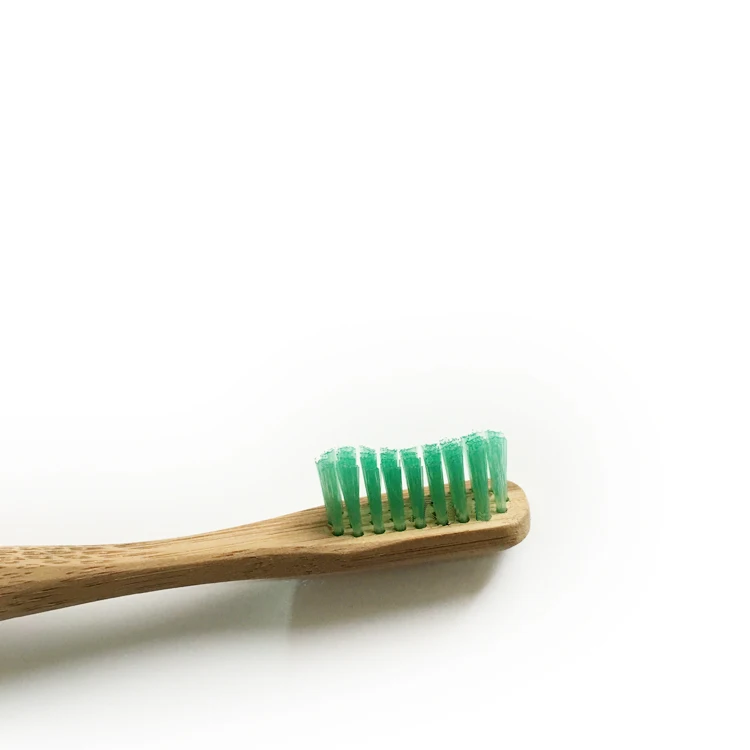 Круглая зубная щетка с деревянной ручкой зеленая волнистая мягкая бамбуковый