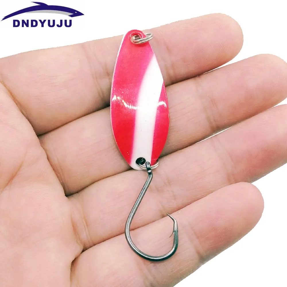 

DNDYUJU 1PCS RU Metal Spinner Spoon Fishing Lure Hard Baits Sequins Noise Paillette with Feather Treble Hook Tackle