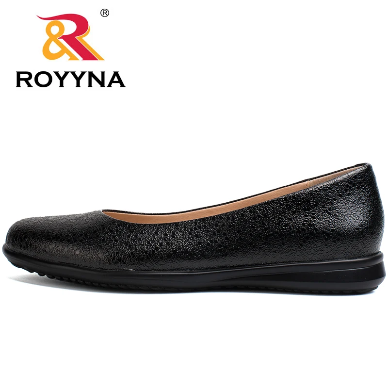 ROYYNA Hot Style Women Flats Round Toe Women Loafers Metal Color Material Female Shoes Light Soft PU Out Soles Ladies Shoes