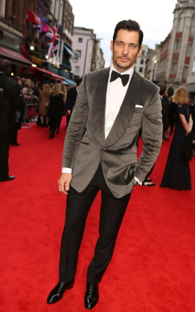 

2017 Latest Coat Pant Designs Grey Velvet Men Suit Smoking Jacket Slim Fit Blazer 2 Piece Groom Tuxedo Custom Prom Suits Ternos