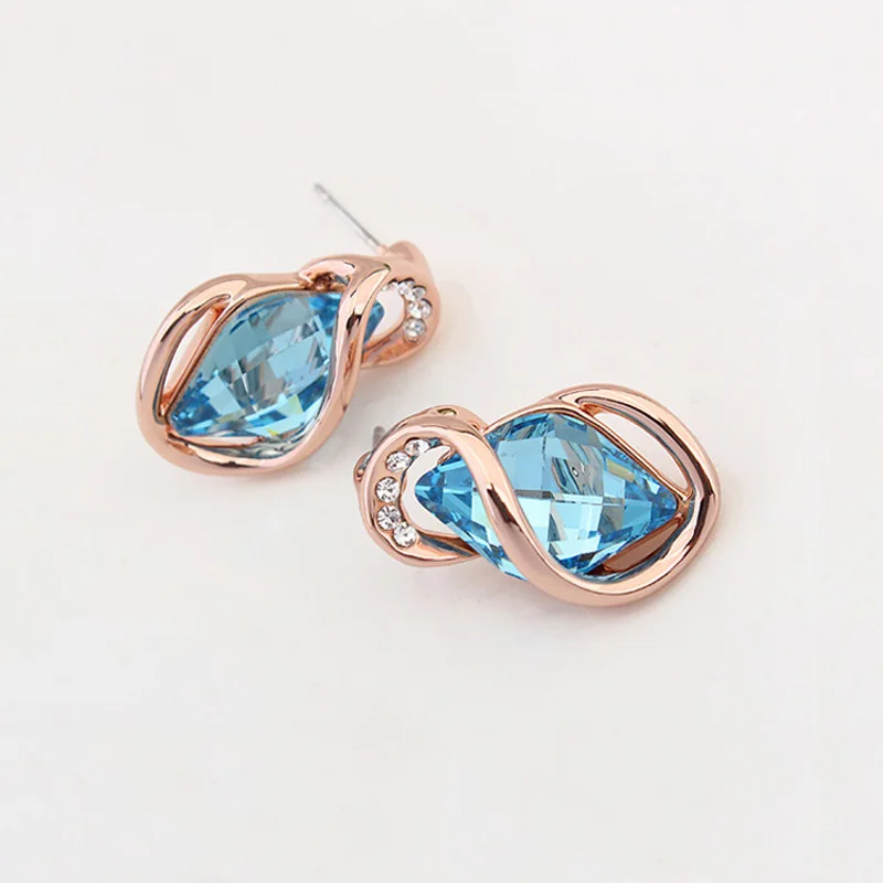 Женские Геометрические серьги гвоздики BAFFIN цвета розового золота с кристаллами