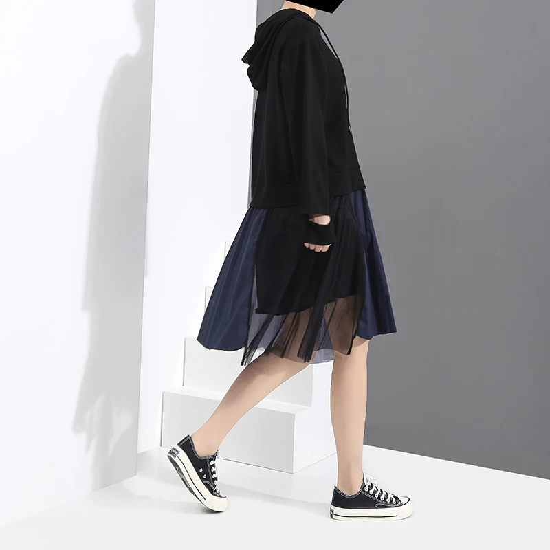 Платье средней длины с капюшоном черное платье сеточкой и длинным рукавом осенне