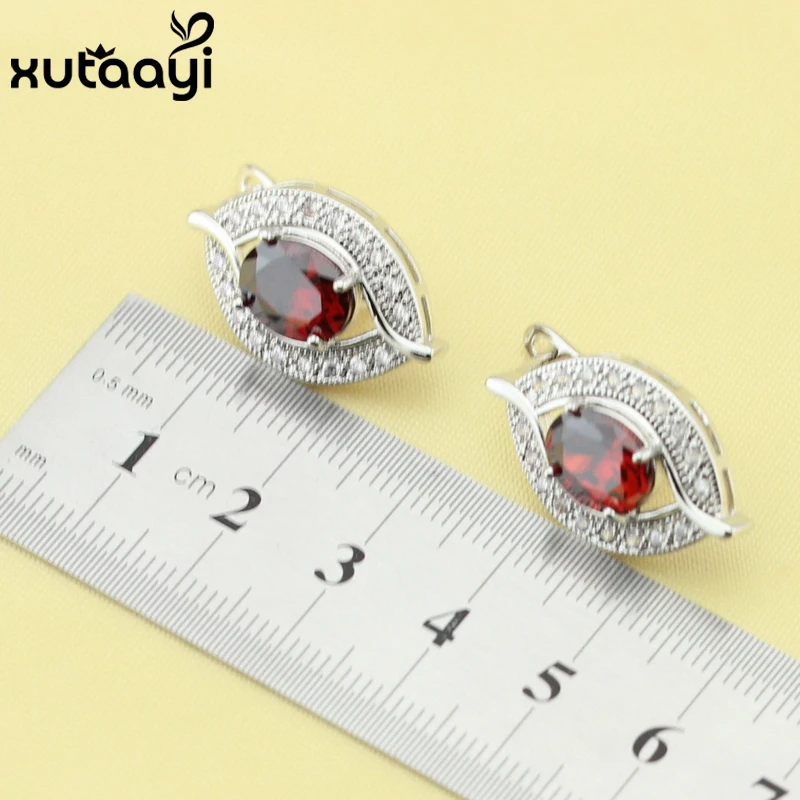 Женский ювелирный комплект из колье и серёг серебристого цвета | Украшения