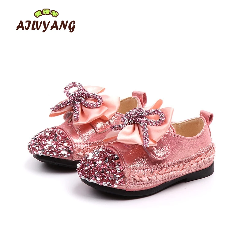 Демисезонные кожаные туфли для девочек детские с круглым носком и блестками
