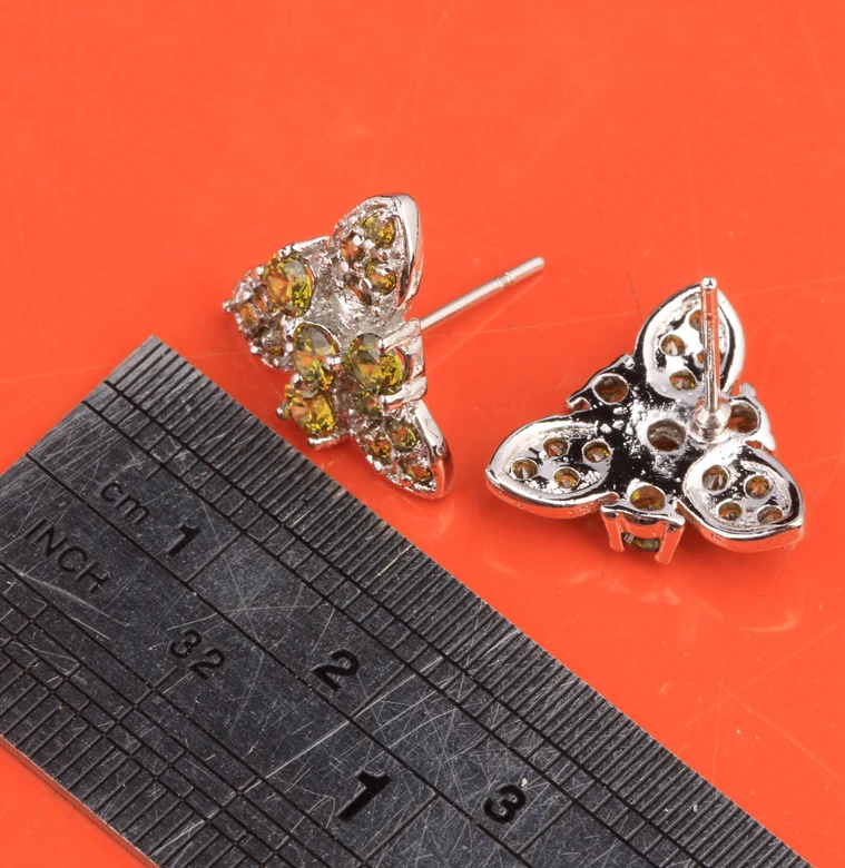 Конфеты 4 лепестка цветка сливы зеленый оливковый перидот кубический цирконий 925