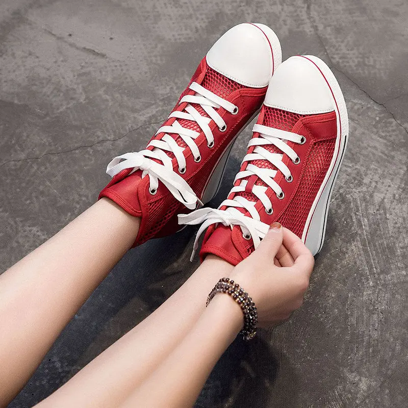 red sneakers women Женская дышащая обувь из сетчатого материала на танкетке; пикантная женская обувь, увеличивающая рост; босоножки на высоком каблуке со шнуровкой; прогулочная обувь; кроссовки - Color: red sneakers women