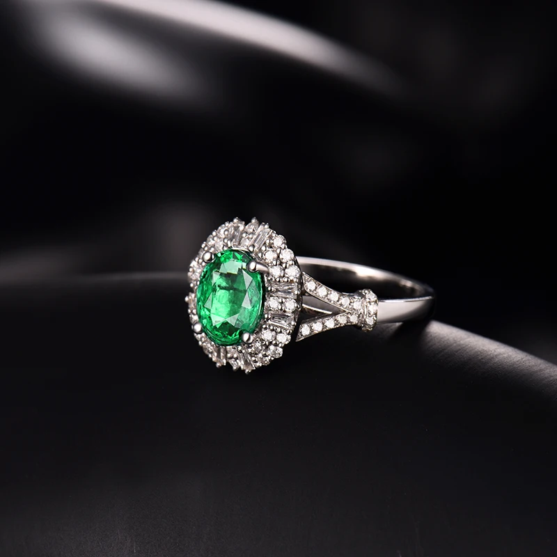 Новое кольцо с изумрудами обручальное двойного назначения овальный камень