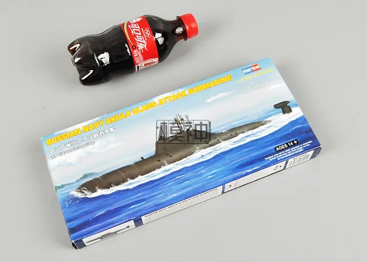 1: 700 военно-морской корабль класса Акула, военный сборочный корабль модели 87005