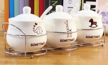 Безопасная упаковка мультфильм керамическая Doraemon сахарница домашняя кухня 3 в 1 Набор для соли и специй горшок банки с небольшой ложкой - Цвет: color 8
