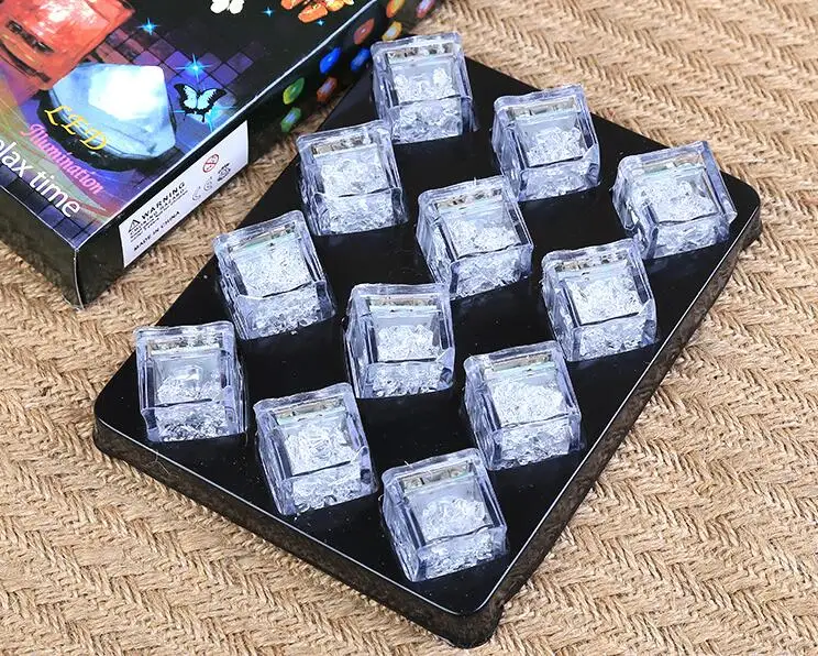 

2.7*2.7*2.6 cm Trumpet square water bright colorful led ice bar party supply