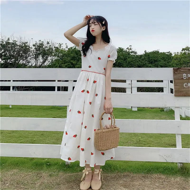 Милое Платье для девочек с высокой талией и кружевным воротником платье вышивкой