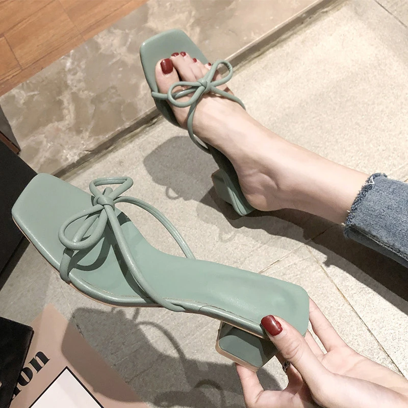 HEE GRAND/Новые летние женские шлепанцы на среднем каблуке однотонные туфли лодочки