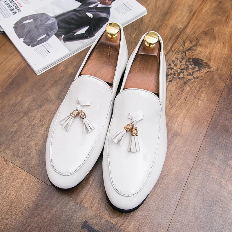 Туфли мужские из лакированной кожи глянцевые на плоской подошве | Мужские туфли