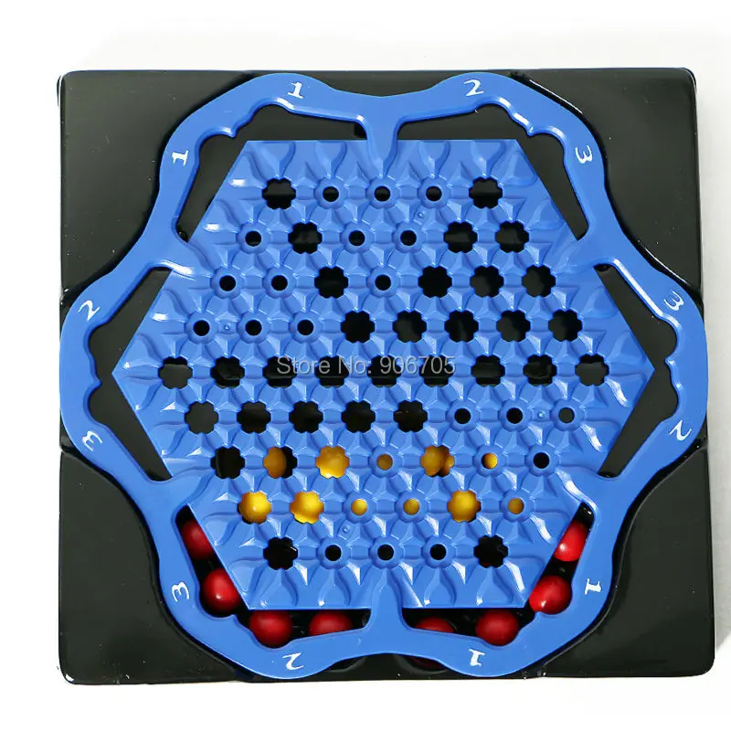 Настольная игра для всей семьи например Абалон borad которую можно играть семьей