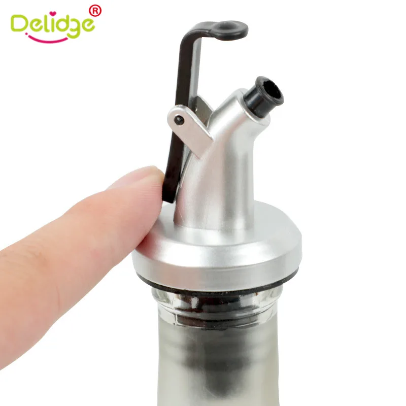 1Pc Olive Oil Sprayer Liquor Dispenser Kitchen Tools for Vinegar Wine Pourers Flip Top Beer Bottle Plug Stopper Accessories |
