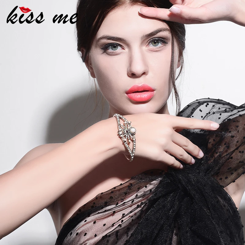 Бренд KISS ME имитация жемчуга стразы насекомое паук Череп шарм браслеты 2018 сплав