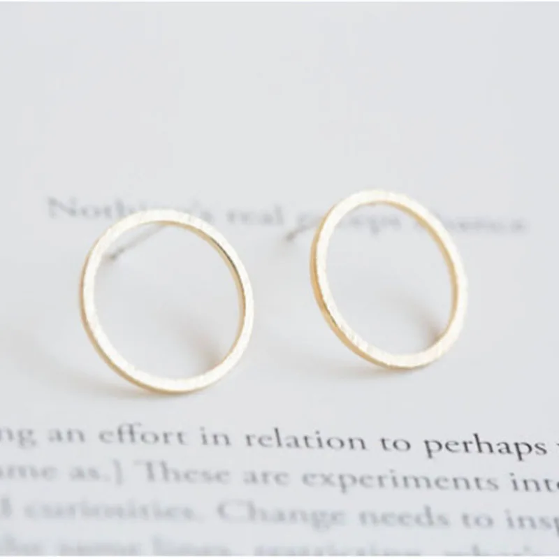 

Wholesale 10 Pairs Fashion Geomtric Round Studs Simple Charms Hollow Circle Studs Women Fancy Piercing Earrings