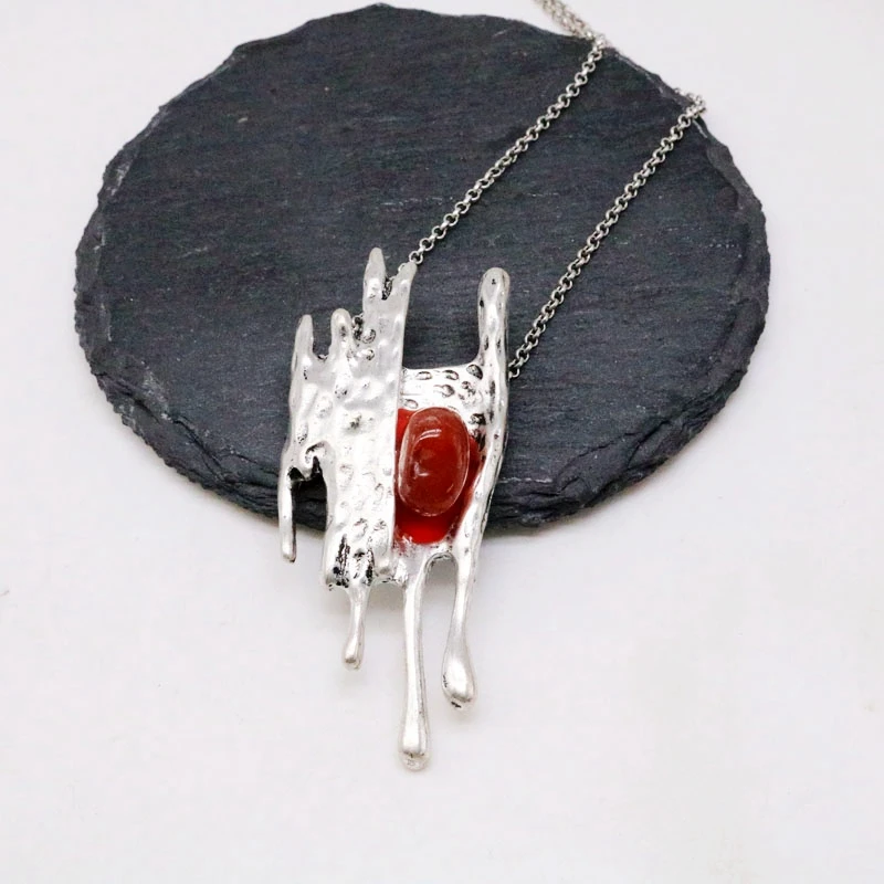 

Simple Pendant Design Red Natural Stone Necklace Ethnic Accessories For Women