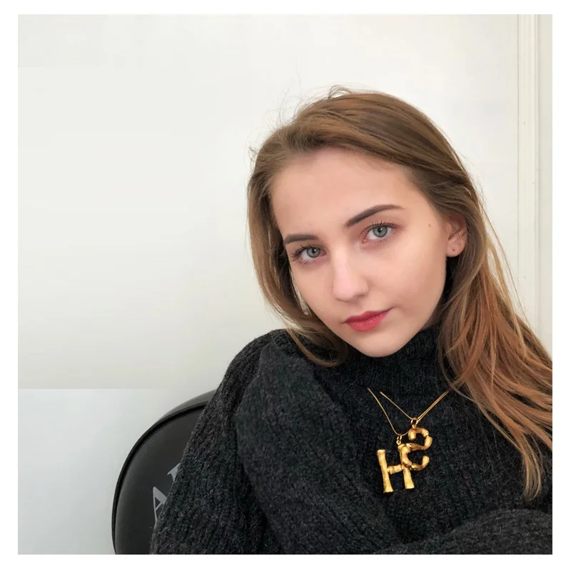 Мода Лава Алфавит ожерелье для женщин Гипербола Роскошные преувеличенный