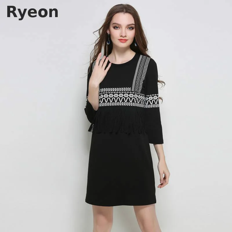 Ryeon Vintage Black Knit Dress Прямые Геометрические Печати И Кисточкой Над Коленом Природных