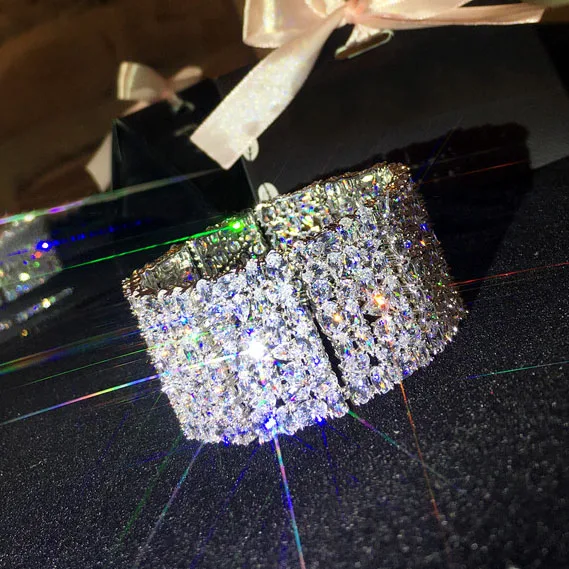 Роскошный прозрачный широкий браслет AAA + с кубическим цирконием в форме капли