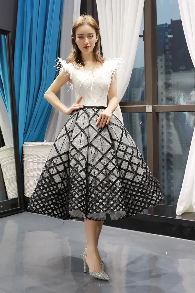 

2019 Sexy Black Short Knee Length Prom Dresses Feathers 2019 New Robe Coktail Noire Dubai Arabian Formal Party Dresses For Women