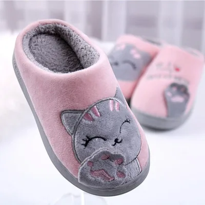 pink cat Детские хлопковые домашние тапочки; сезон осень-зима; Детская домашняя обувь для мальчиков; Нескользящие тапочки на толстой подошве для маленьких девочек; детская теплая обувь - Цвет: pink cat