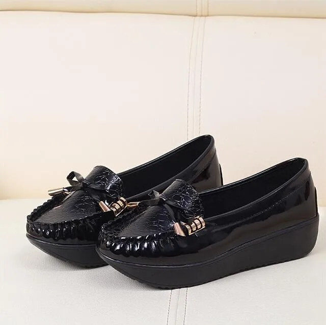 Free shipping heavy-bottomed platform shoes patent leather casual simple wild bow flat candy Peas |