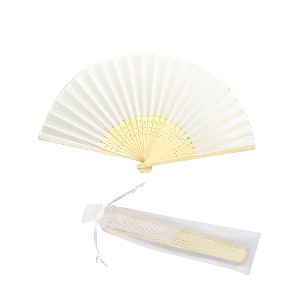 White With bag 60 шт Персонализированные Выгравированные складные ручные шелковые веерные винтажные веерные веера с подарочной сумкой из органзы индивидуальные сувениры для свадебной вечеринки - Цвет: White With bag