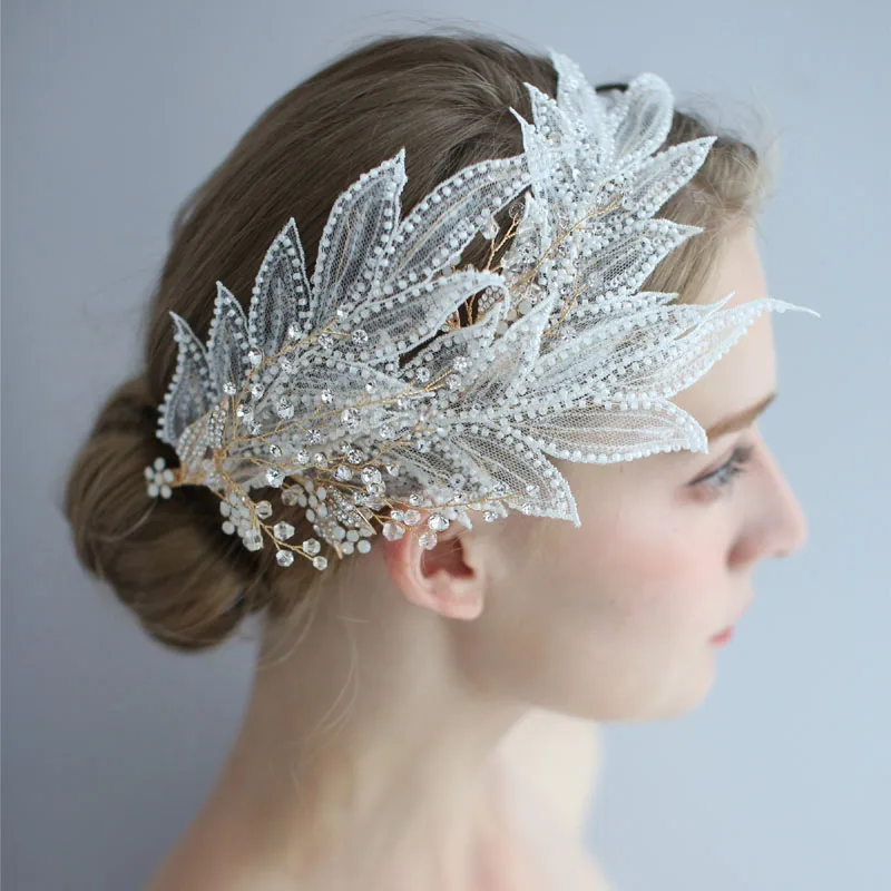 Женская тиара ручной работы SLBRIDAL свадебная с кружевным цветком и стразами