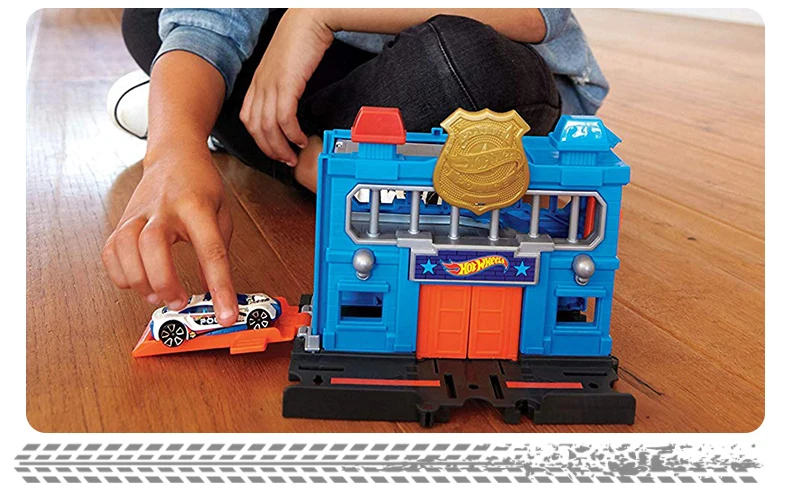 HotWheels автомобиль трек игрушка 4 вида конструкций станция тема литья под давлением супер горячий автомобиль подключения трек дом FRH28 для детей подарок на день рождения