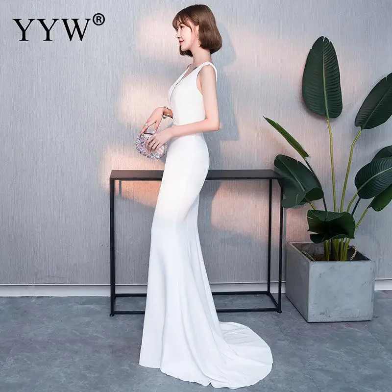 Модное однотонное элегантное вечернее платье с v-образным вырезом без рукавов