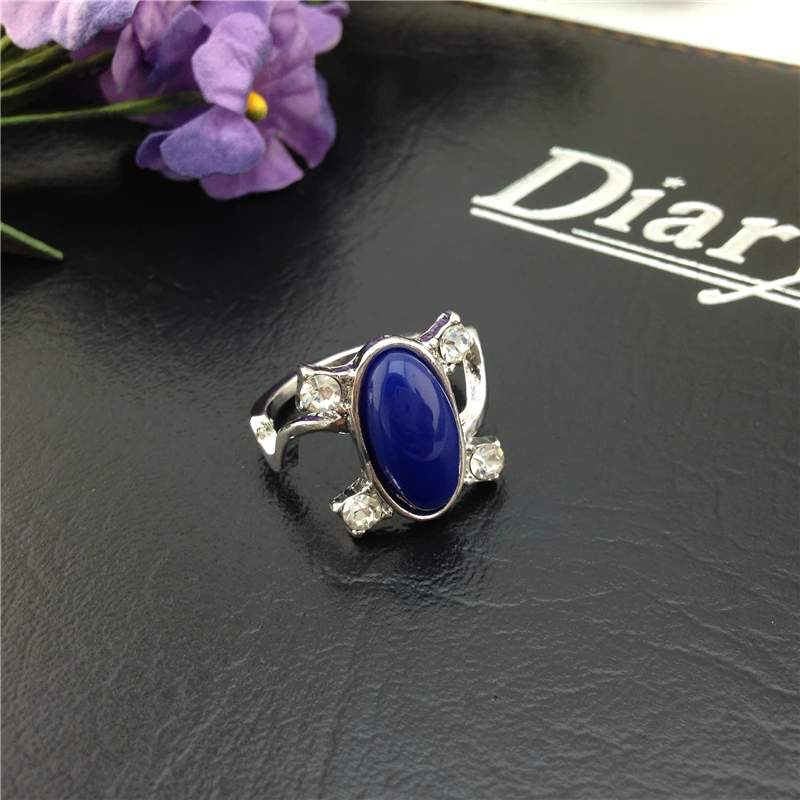 Женское кольцо с синими камнями серебряное в виде дневников вампира Елены