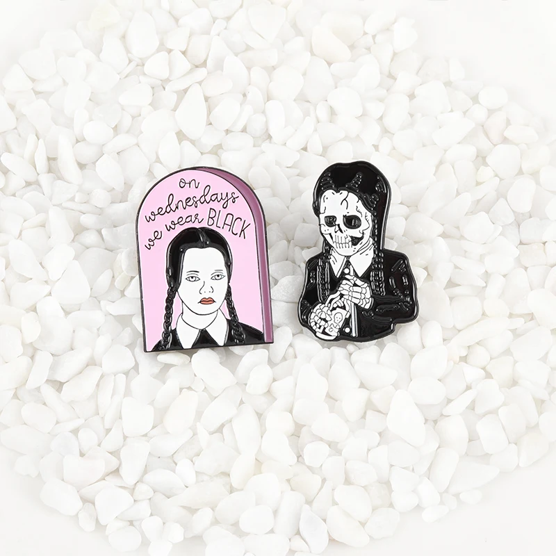 Wednesday Addams, брошь в стиле семьи Addams, мы носим черный скелет, Заколка Для панка, готика, ювелирное изделие, подарок для мужчин и женщин