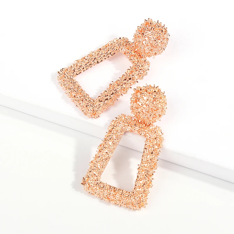 Серьги-подвески женские большие в винтажном стиле золотистого цвета | Украшения