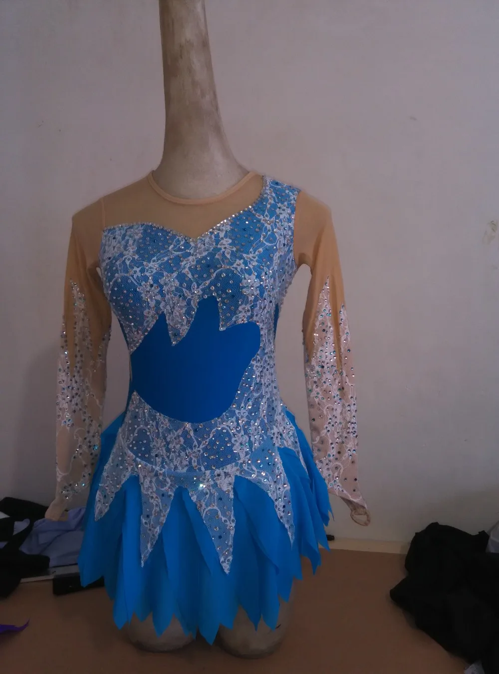 Бесплатная доставка skybluefigure платье для катания на коньках/Baton Twirling/танцевальный