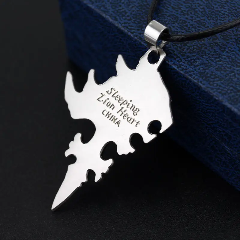 Ожерелье с подвеской в виде головы льва спящего | Украшения и аксессуары