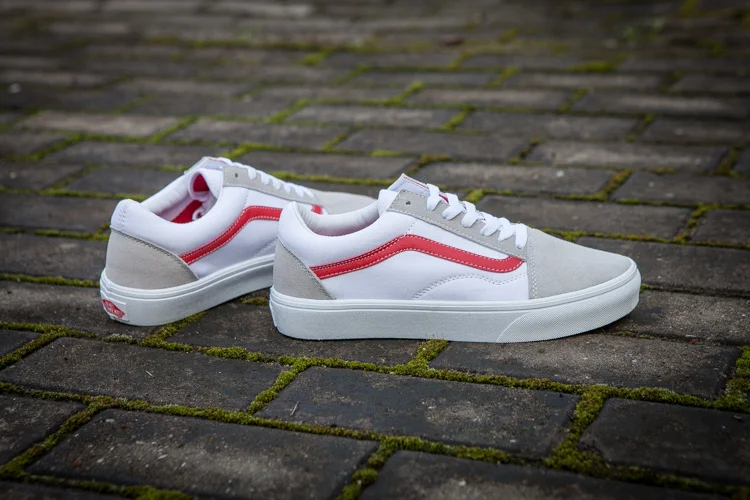 Фургоны классический old skool V28 женщин с низким уровнем верха обуви холст