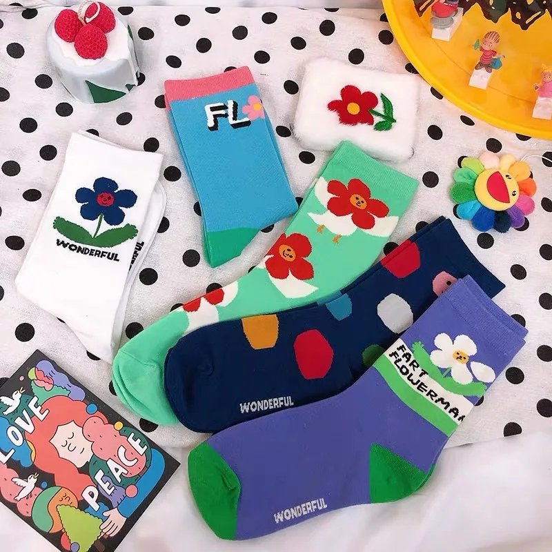 Носки унисекс в стиле Харадзюку брендовые с маленькими цветами Корейском модные