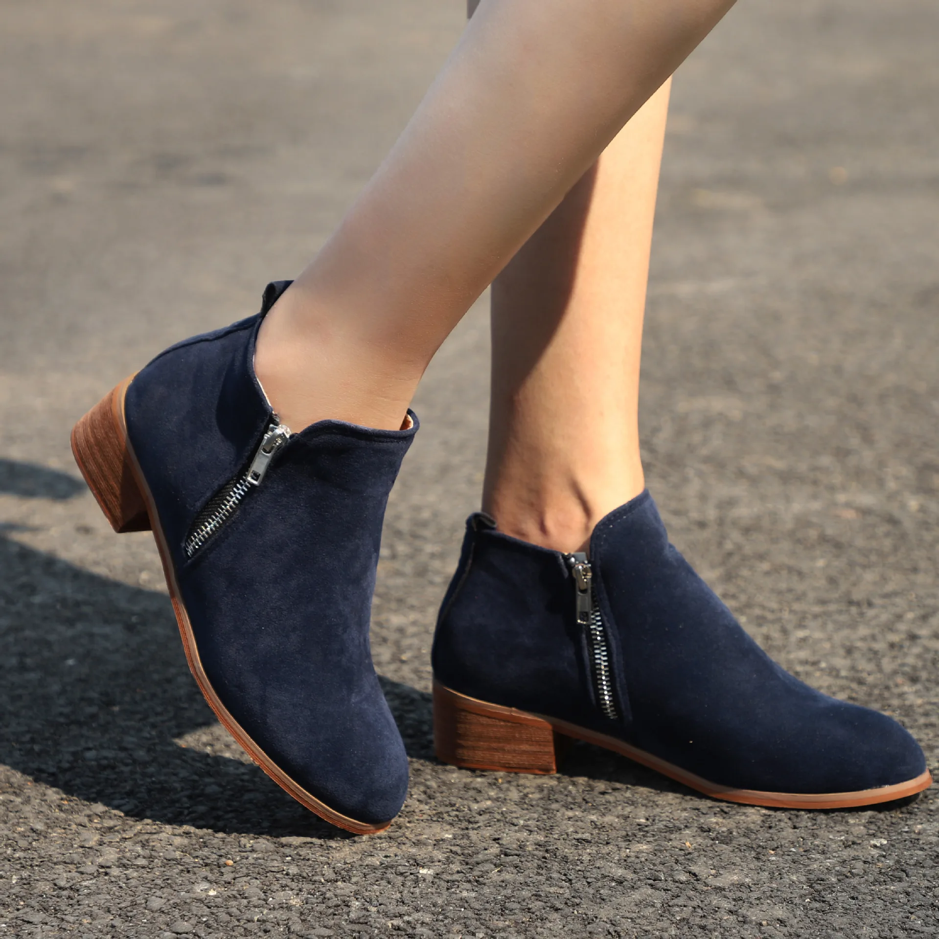 Chaussure/Женская обувь; сезон весна-осень; женская обувь; zapatos mujer Sapato; ботильоны для девочек; ботинки на низком квадратном массивном каблуке; 556