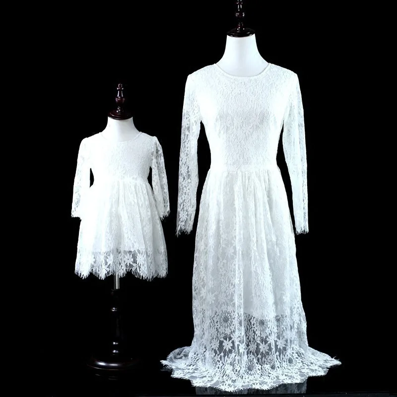 

2018 Family Matching Outfits Summer Mother Daughter Lace Dress Family Look Matching Clothes Mom and Daughter Baby Dress Gown