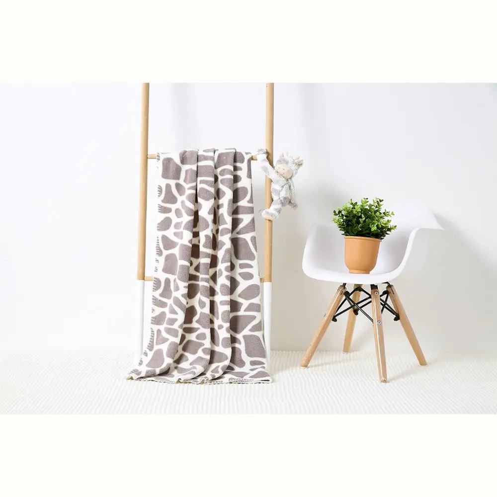 

Infant Baby Blankets Newborn With Toys 100% Flannel 2 Layers Solid Color Warm Swaddle Wrap Baby Bedding Blankets